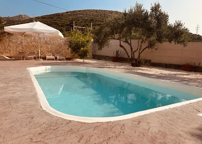 Casa Loro Mit Meerblick Und Privatem Pool Trogir