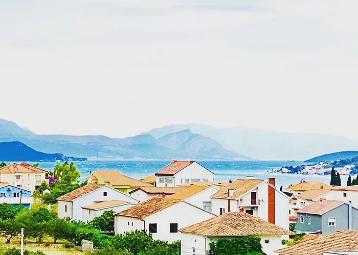 Casa Loro Mit Meerblick Und Privatem Pool Апартаменты Трогир