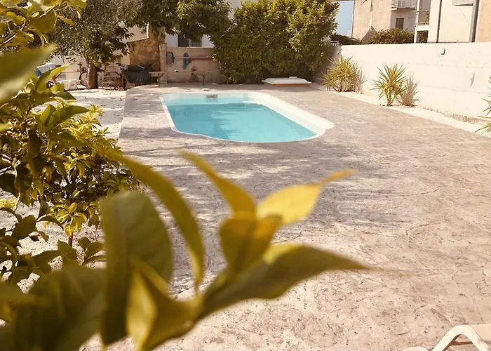 Апартаменты Casa Loro Mit Meerblick Und Privatem Pool Трогир